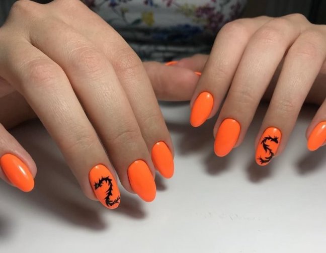 Однотонный маникюр – нейл-дизайн 2022 в один цветовой тон