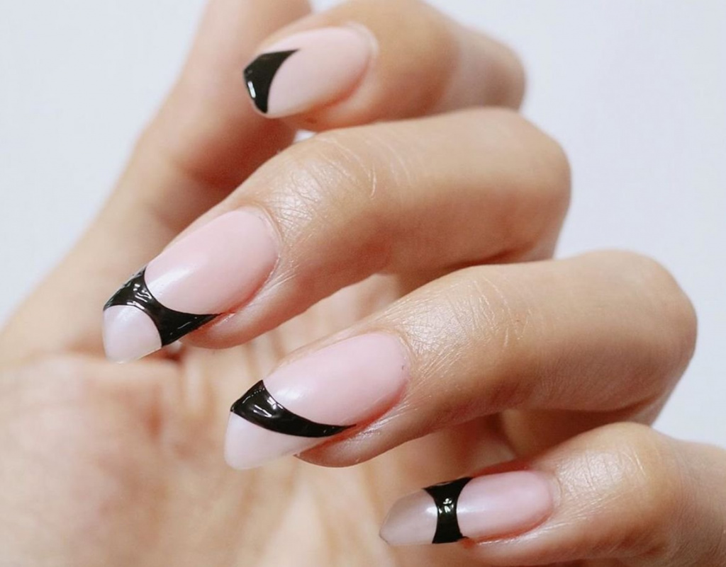 Ногти френч - фото новинок дизайнов французского маникюра в 2022-2023 году