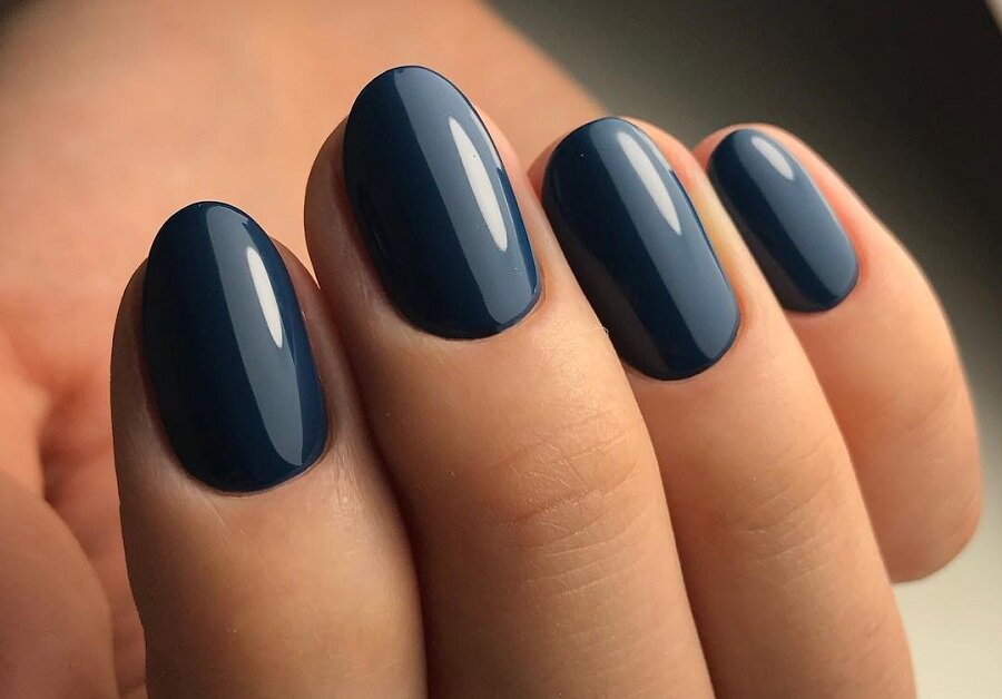 Однотонный маникюр – нейл-дизайн 2022 в один цветовой тон