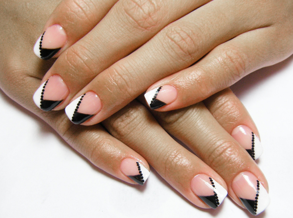 Ногти френч - фото новинок дизайнов французского маникюра в 2022-2023 году