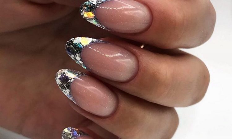 Маникюр с блестками - виды материала, особенности и техники нанесения - фото