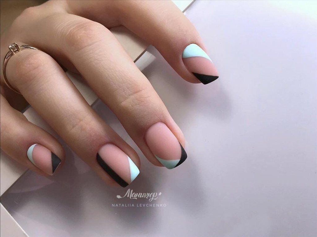 Ногти френч - фото новинок дизайнов французского маникюра в 2022-2023 году