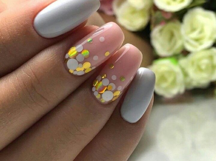 Однотонный маникюр – нейл-дизайн 2022 в один цветовой тон