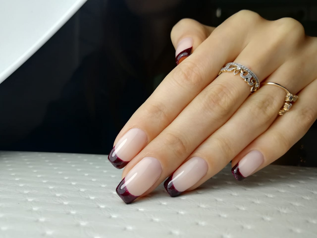 Ногти френч - фото новинок дизайнов французского маникюра в 2022-2023 году