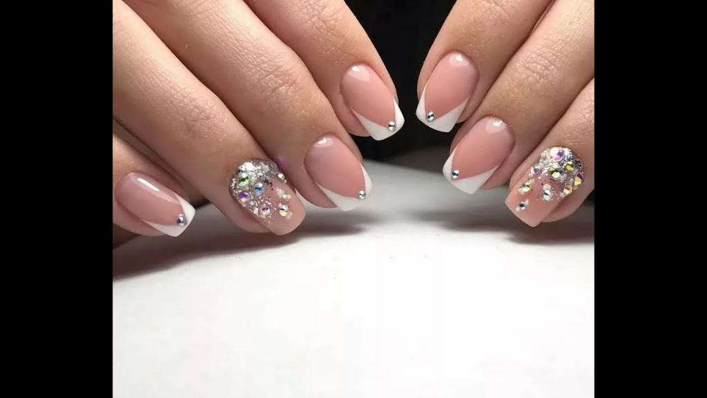 Ногти френч - фото новинок дизайнов французского маникюра в 2022-2023 году