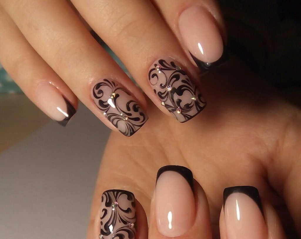 Ногти френч - фото новинок дизайнов французского маникюра в 2022-2023 году