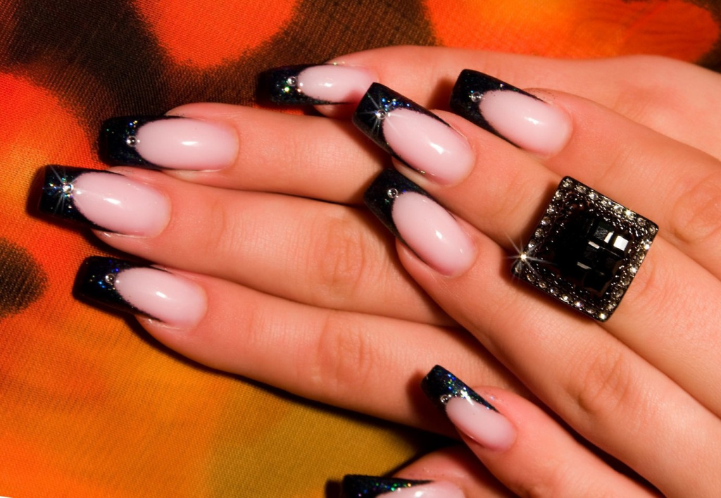 Ногти френч - фото новинок дизайнов французского маникюра в 2022-2023 году