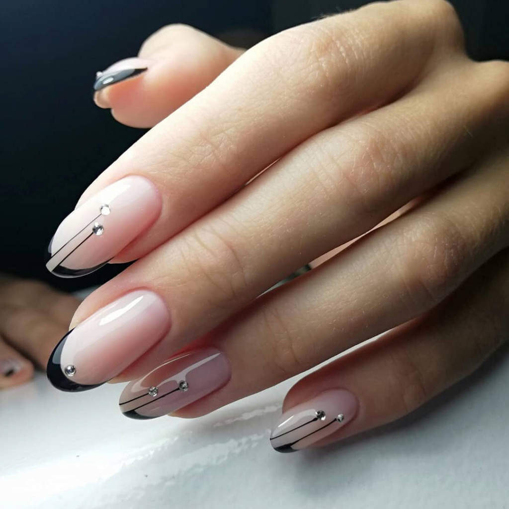 Ногти френч - фото новинок дизайнов французского маникюра в 2022-2023 году