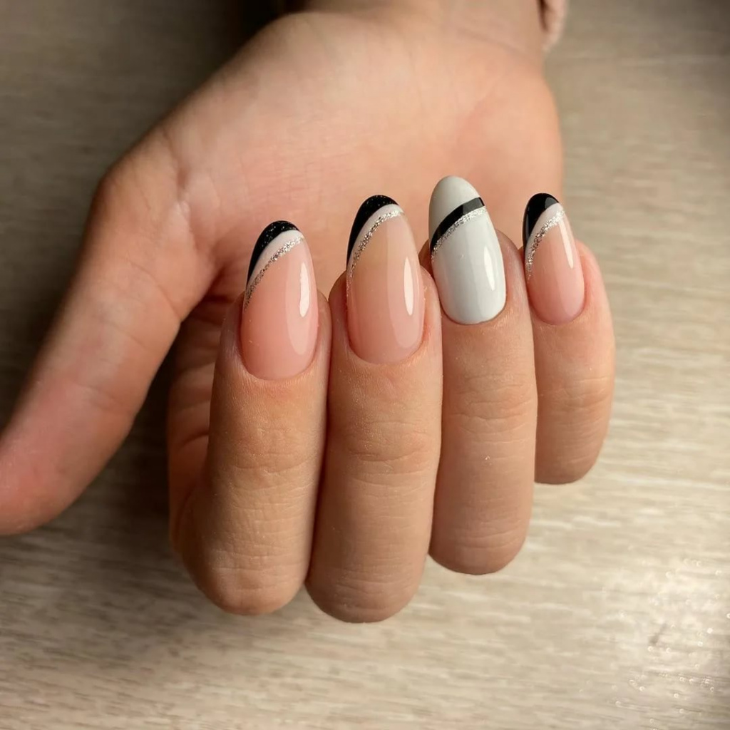 Ногти френч - фото новинок дизайнов французского маникюра в 2022-2023 году