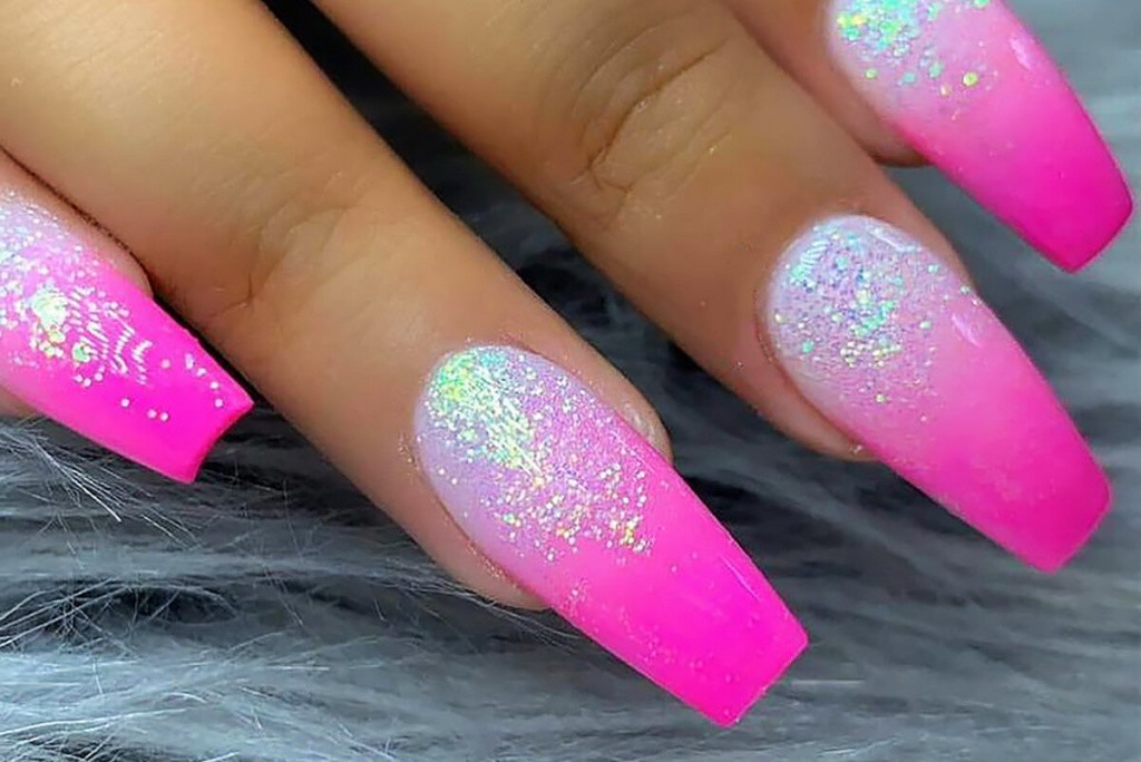 Маникюр с блестками - виды материала, особенности и техники нанесения - фото