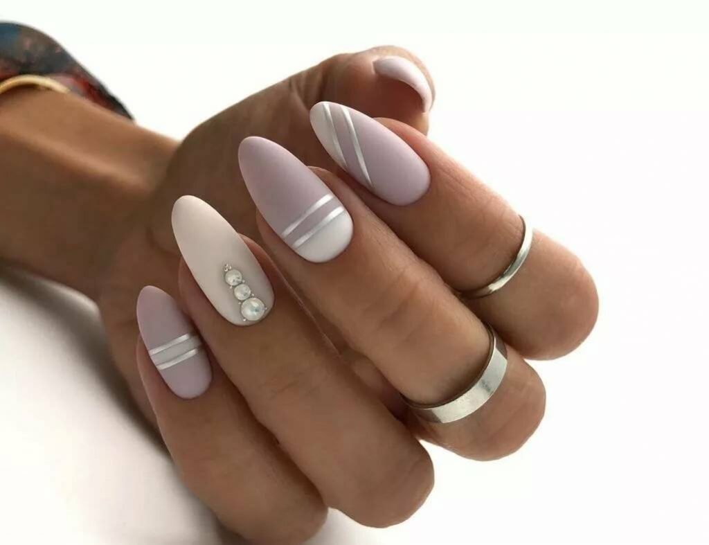 Дизайн ногтей миндаль 2021-2022, на короткие и длинные ногти (фото дизайнов)