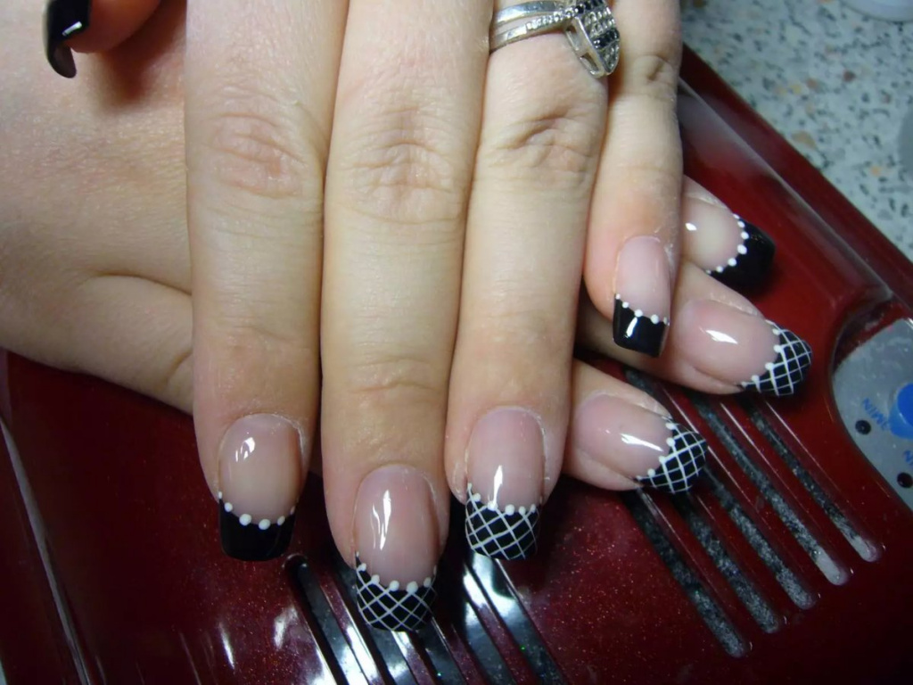 Ногти френч - фото новинок дизайнов французского маникюра в 2022-2023 году