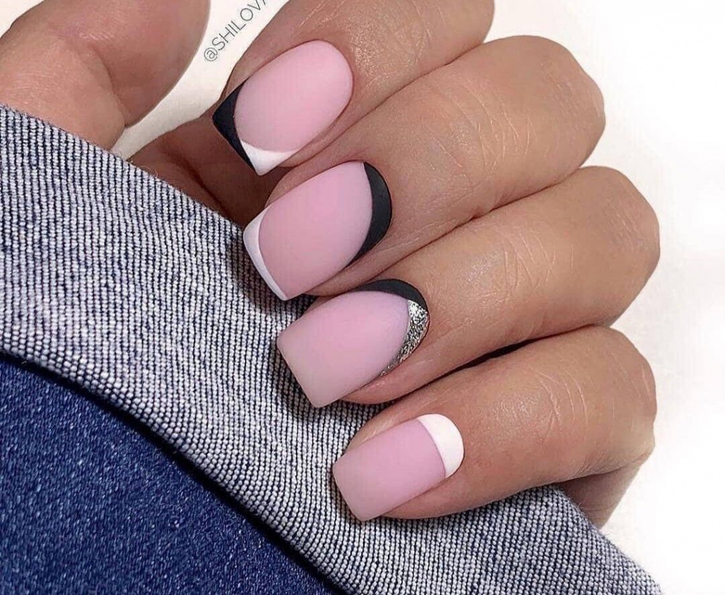 Ногти френч - фото новинок дизайнов французского маникюра в 2022-2023 году