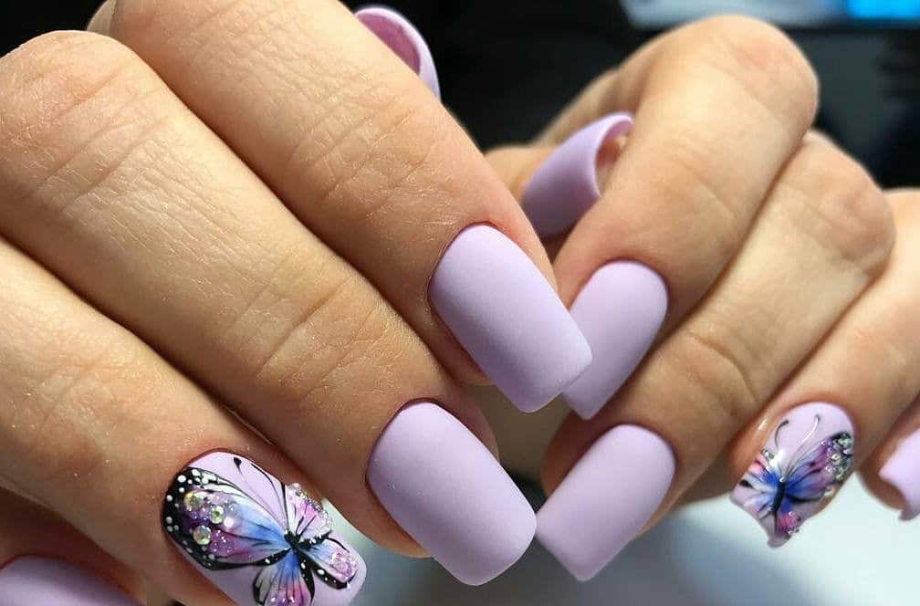Трендовые методы дизайна - бабочка на ногтях