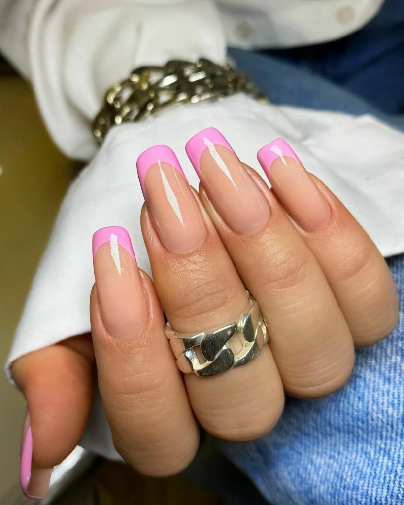 Красивый маникюр бело-розовый французский маникюр 2022 новинки