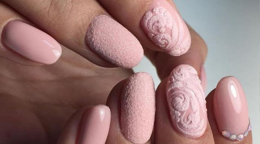 Однотонный маникюр – нейл-дизайн 2022 в один цветовой тон