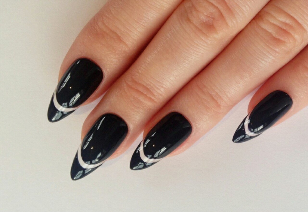 Ногти френч - фото новинок дизайнов французского маникюра в 2022-2023 году