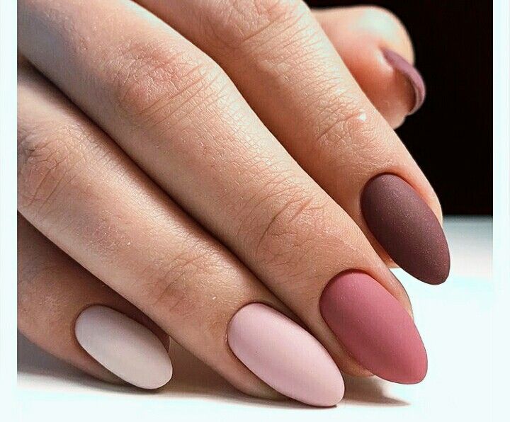 Однотонный маникюр – нейл-дизайн 2022 в один цветовой тон