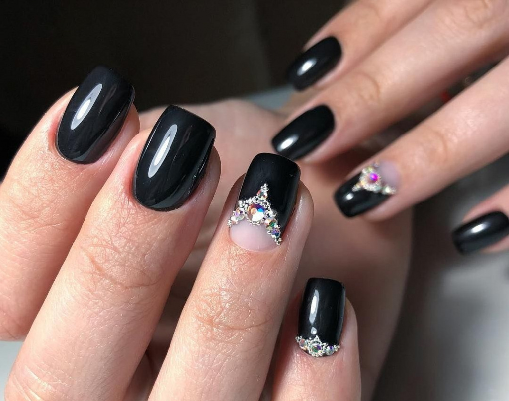 Ногти френч - фото новинок дизайнов французского маникюра в 2022-2023 году