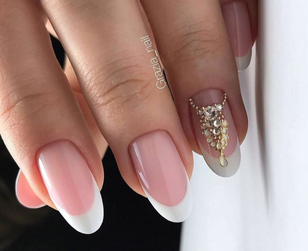 Ногти френч - фото новинок дизайнов французского маникюра в 2022-2023 году