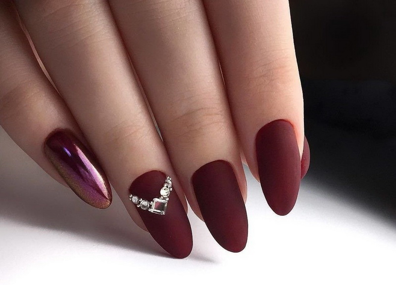 Однотонный маникюр – нейл-дизайн 2022 в один цветовой т